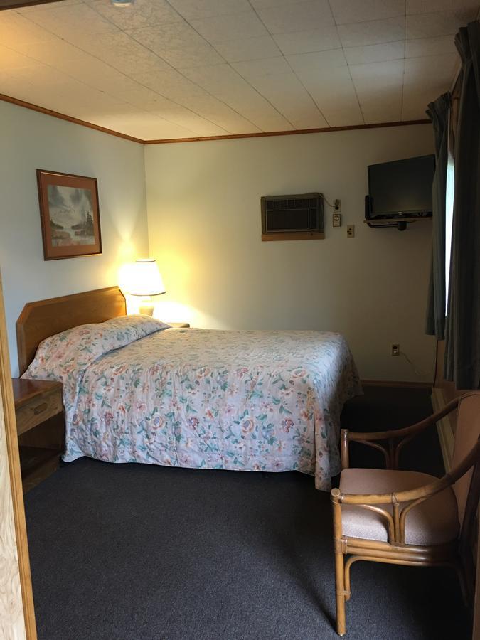 Barberry Court Motel &Cabins Lake George Exteriör bild